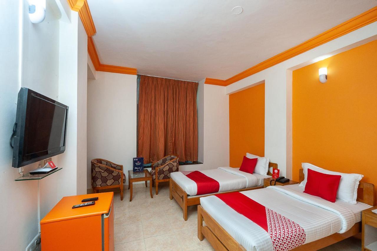 Hotel Manhattan Madras Buitenkant foto