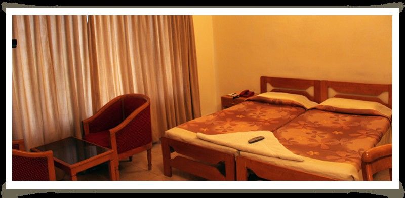 Hotel Manhattan Madras Buitenkant foto